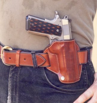 Crossdraw Saddle - weapon holstered